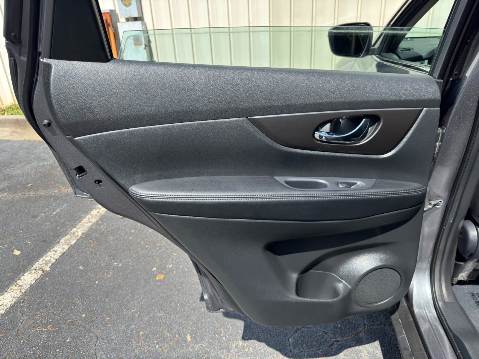 Used 2015 Nissan Rogue S AWD/4WD image 36