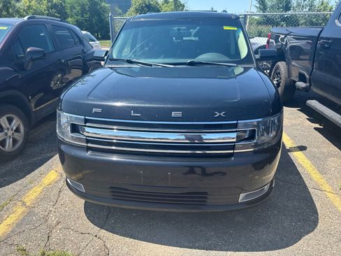 Used 2018 Ford Flex SEL w/ Equipment Group 202A AWD/4WD image 21