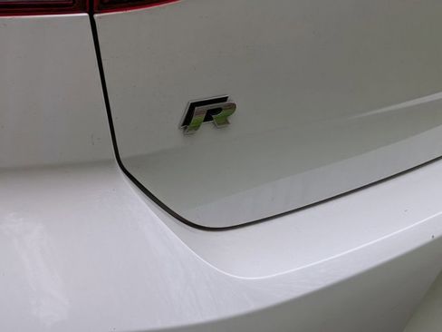 Used 2016 Volkswagen Golf 4-Door image 13