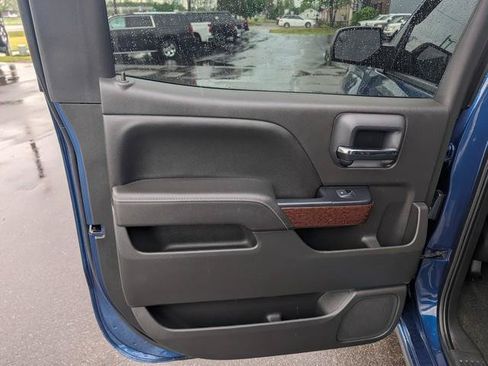 Used 2017 GMC Sierra 1500 SLE w/ Elevation Edition AWD/4WD image 18