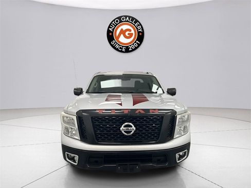 Used 2019 Nissan Titan S w/ S Utility Package image 2