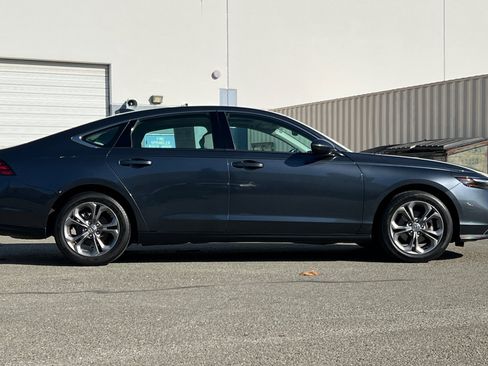 Used 2023 Honda Accord EX image 3