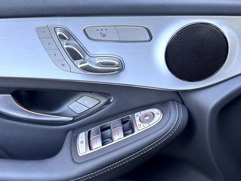 Used 2022 Mercedes-Benz GLC 300 4MATIC image 16