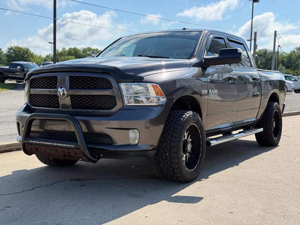 Used 2018 RAM 1500 Express w/ Express Value Package AWD/4WD image 2
