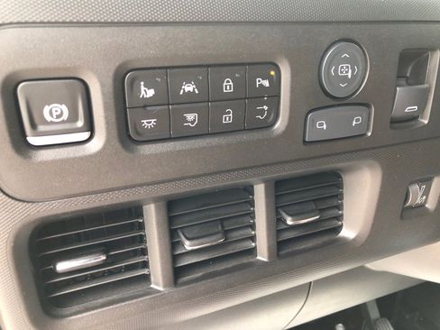 Used 2024 Chevrolet Brightdrop 600 w/ Commercial Equipment Package AWD/4WD image 36
