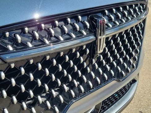 Certified 2025 Lincoln Nautilus Premier AWD/4WD image 7