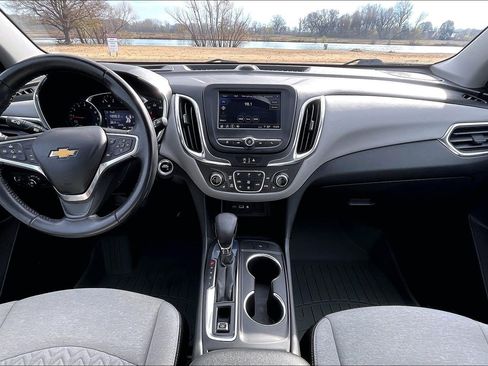 Used 2022 Chevrolet Equinox LT image 12