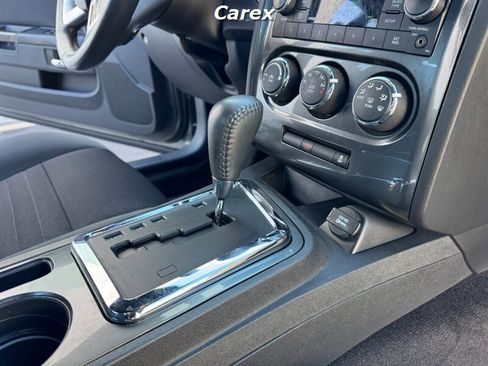 Used 2012 Dodge Challenger SXT image 21