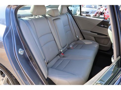 Used 2016 Honda Accord Touring image 14