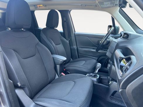 Used 2018 Jeep Renegade Altitude AWD/4WD image 15
