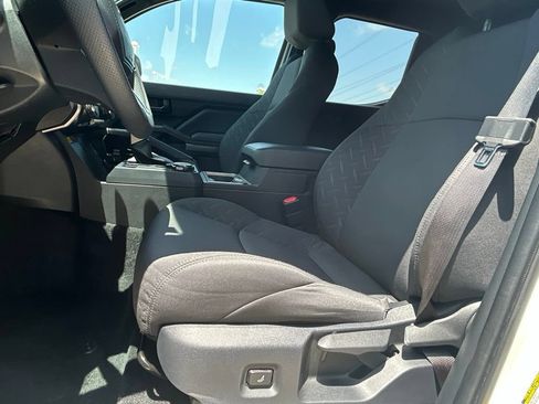 Used 2025 Toyota Tacoma SR5 AWD/4WD image 8