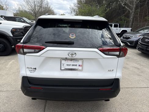 Used 2024 Toyota RAV4 XLE image 6