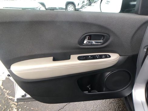 Used 2022 Honda HR-V LX image 18