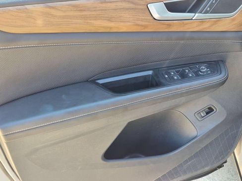 Used 2025 Volkswagen Atlas SE FWD image 11