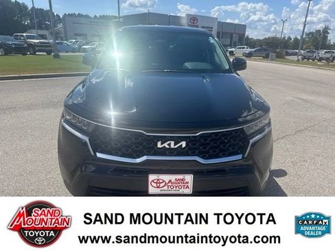 Used 2023 Kia Sorento LX AWD/4WD image 7