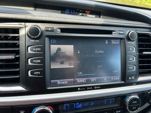 Used 2018 Toyota Highlander XLE FWD image 26