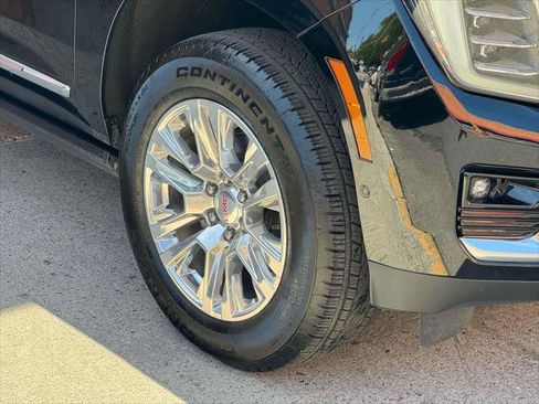 Certified 2025 GMC Yukon XL Denali image 9