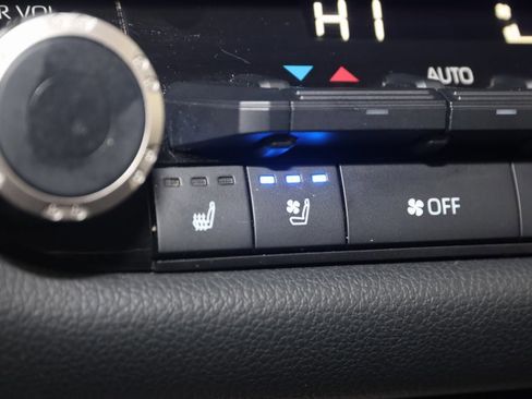 Used 2023 Toyota Tundra Limited image 8