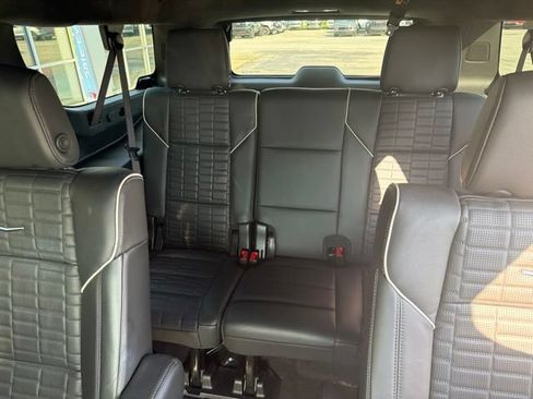 Used 2025 Cadillac Escalade ESV Sport Platinum w/ LPO, ONYX Package AWD/4WD image 13