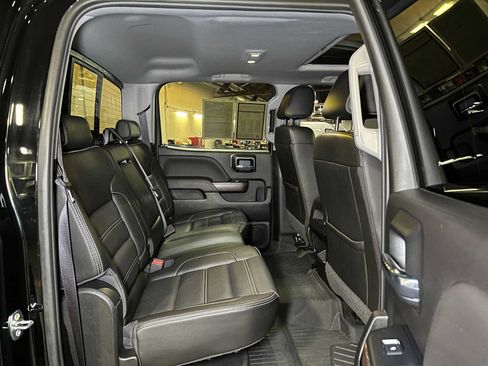 Used 2017 GMC Sierra 2500 Denali w/ Duramax Plus Package AWD/4WD image 15