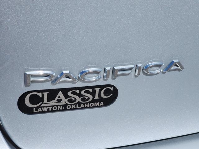 Used 2023 Chrysler Pacifica Touring-L FWD image 12
