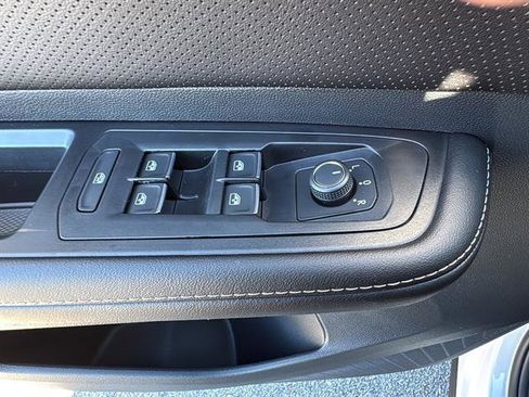 New 2026 Volkswagen Atlas SE FWD image 16