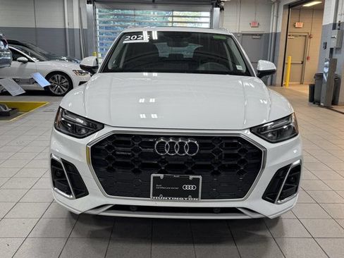 Certified 2025 Audi Q5 e Premium Plus w/ Premium Plus Package AWD/4WD image 2