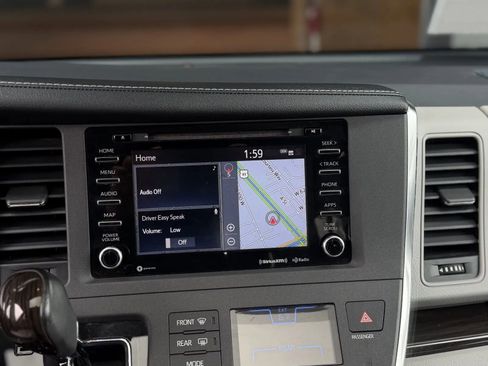 Used 2019 Toyota Sienna XLE w/ XLE Navigation Package FWD image 33
