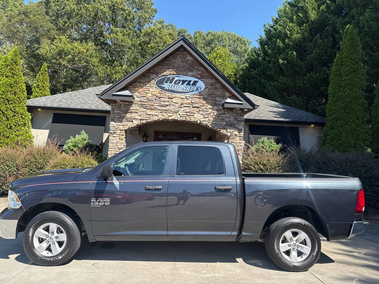 Used 2021 RAM 1500 Tradesman w/ Chrome Appearance Group AWD/4WD image 1