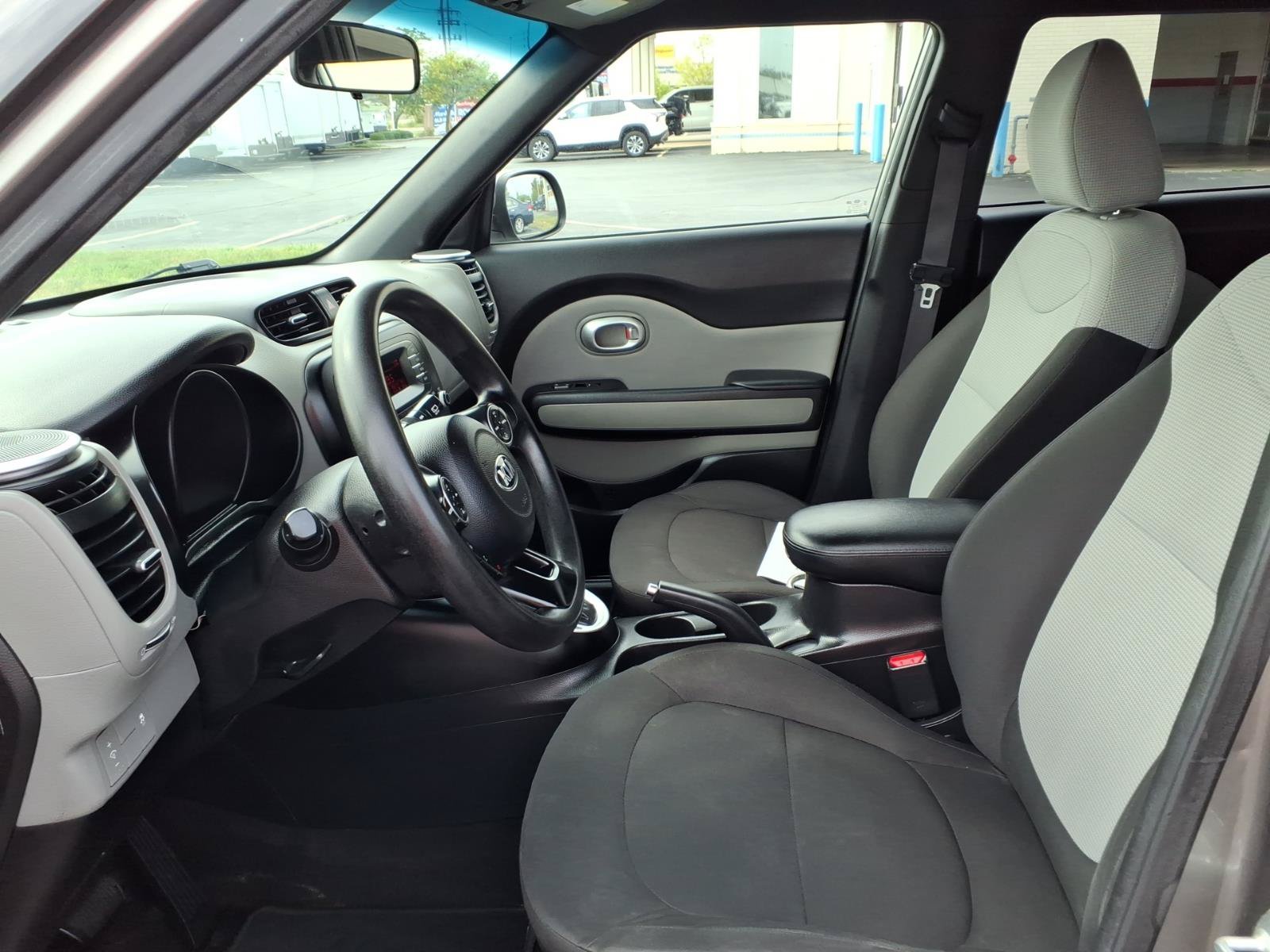 Used 2015 Kia Soul FWD image 22