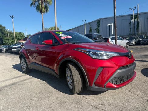 Used 2020 Toyota C-HR LE FWD image 3
