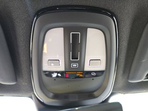 Used 2023 Volvo XC40 B5 Plus w/ Climate Package AWD/4WD image 25