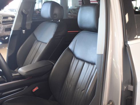Used 2019 Audi e-tron Prestige w/ Prestige Package AWD/4WD image 55