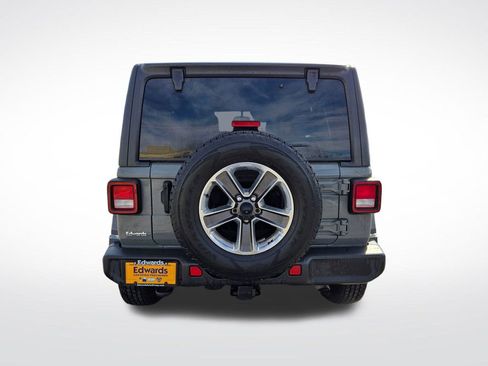 Used 2021 Jeep Wrangler Unlimited Sahara image 4