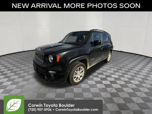 Used 2020 Jeep Renegade Latitude w/ Popular Equipment Group AWD/4WD image 3
