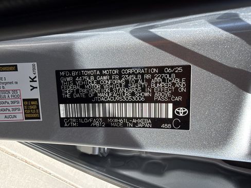 Used 2025 Toyota Prius Plug-In Hybrid FWD image 39