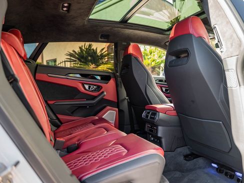 Used 2024 Lamborghini Urus S image 35