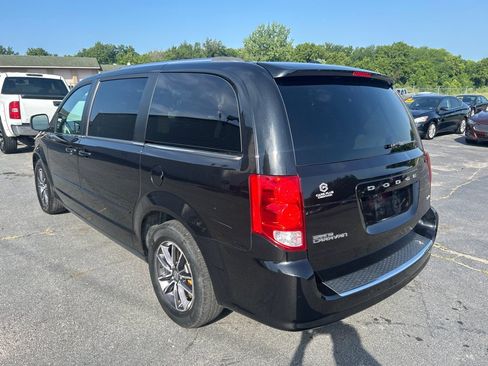 Used 2016 Dodge Grand Caravan SXT FWD image 8