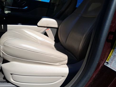 Used 2021 Lincoln Corsair AWD w/ Premium Package image 13