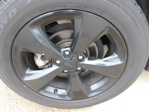 Used 2017 Jeep Cherokee Sport w/ Cold Weather Group image 51