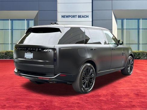 New 2026 Land Rover Range Rover Long Wheelbase SE image 10