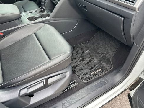 Used 2021 Volkswagen Atlas SE w/ Panoramic Sunroof Package FWD image 54