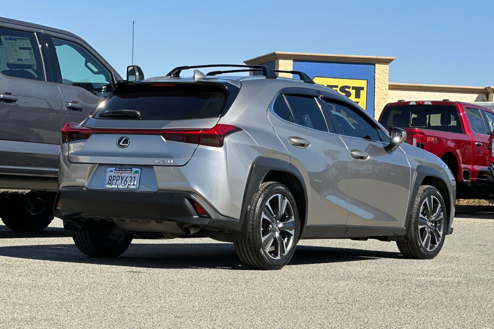 Used 2019 Lexus UX 200 w/ Premium Package FWD image 4