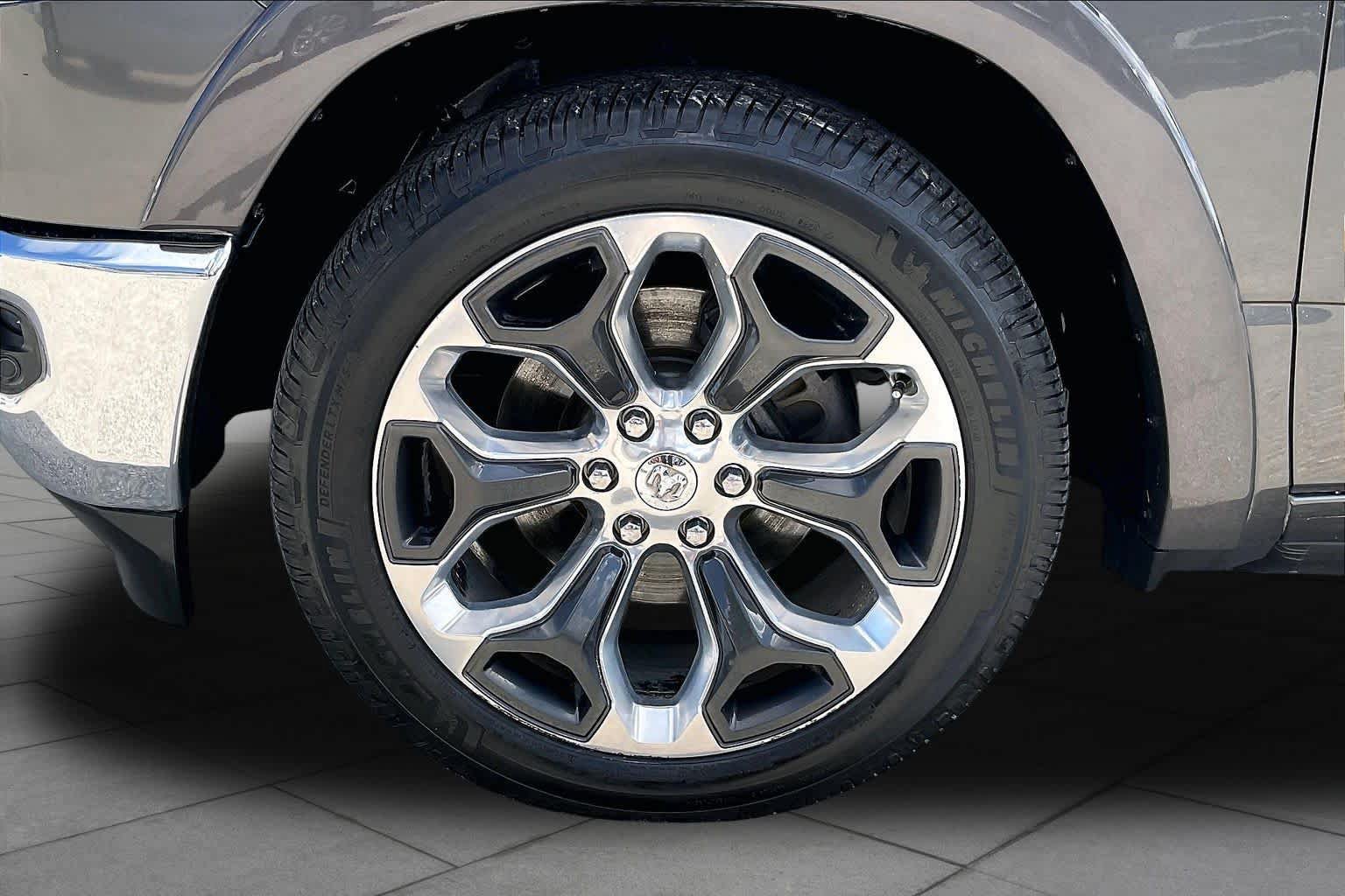 Used 2019 RAM 1500 Limited AWD/4WD image 11