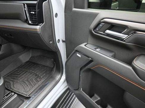 Used 2024 GMC Sierra 2500 AT4 w/ AT4 Premium Plus Package AWD/4WD image 24