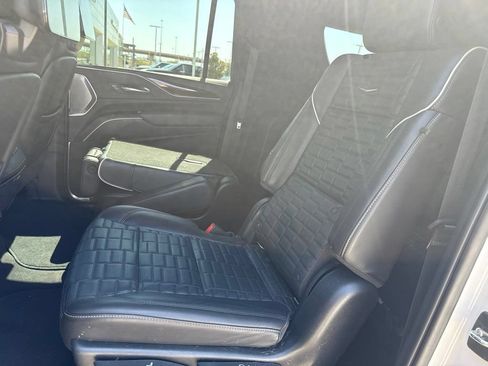Used 2022 Cadillac Escalade ESV Sport Platinum AWD/4WD image 7
