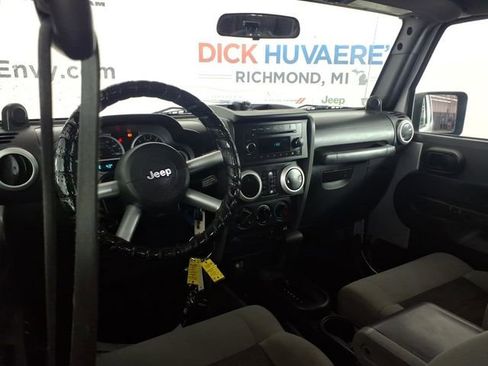 Used 2010 Jeep Wrangler Unlimited Sahara w/ Dual Top Group AWD/4WD image 10