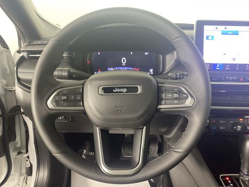 Used 2025 Jeep Compass Limited w/ High Altitude Package AWD/4WD image 19