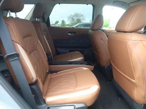 New 2026 Nissan Pathfinder Platinum AWD/4WD image 23