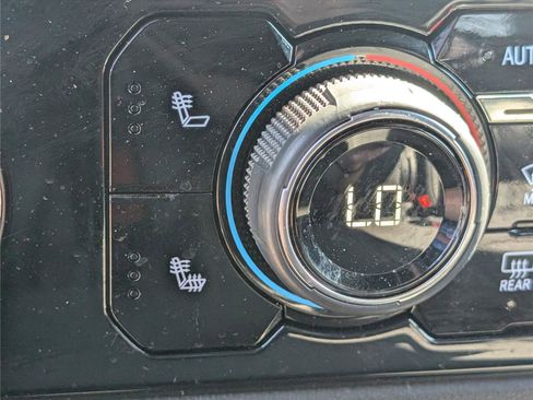 Used 2023 Chevrolet Silverado 1500 LT image 24